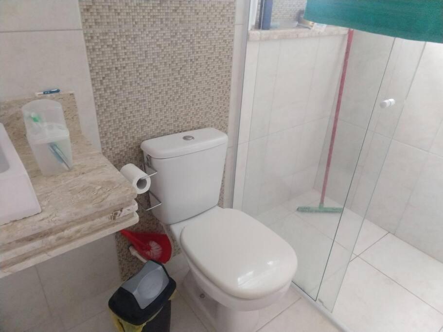 Casa Em Com 2 Quartos Garagem P 2 Carros, Churrasqueira, Piscina 200 M Da *