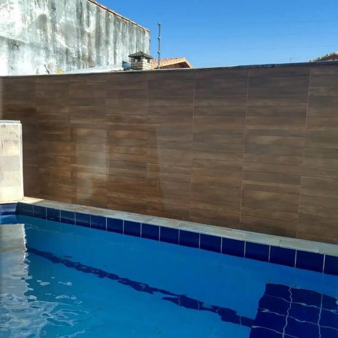 Casa Em Com 2 Quartos Garagem P 2 Carros, Churrasqueira, Piscina 200 M Da Itanhaém