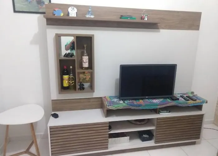Casa Em Itanhaem Com 2 Quartos Garagem P 2 Carros, Churrasqueira, Piscina 200 M Da Praia